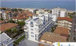 Rezidence ABRUZZO RESORT s bazénem a plážovým servisem